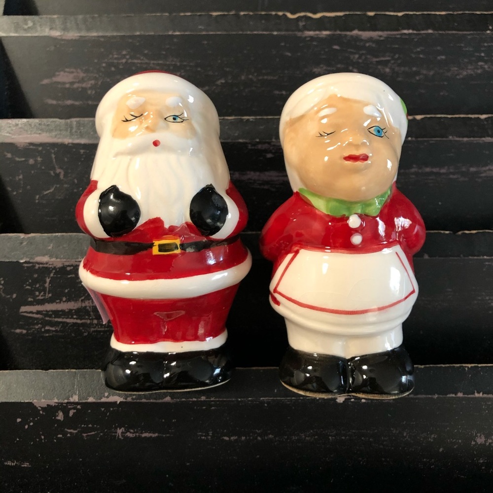 Santa & Mrs. Claus Ceramic Salt & Pepper Shakers